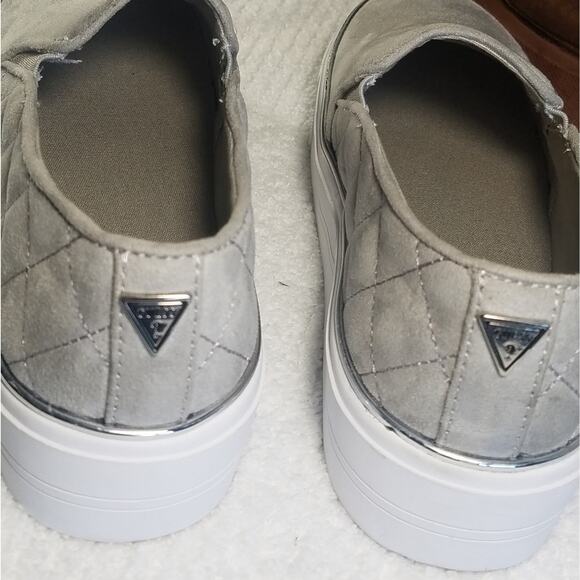 Guess Daylea Platform Sneaker Size 5.5 Gray/Silver Slip-On Faux Suede Comfy New - Picture 5 of 10